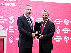 KÜRESEL GELİŞMELER IŞIĞINDA TÜRK MÜTEAHHİTLİK SEKTÖRÜ
